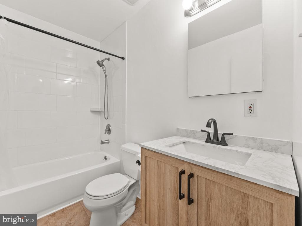 8758 Stoneridge Drive photo 9