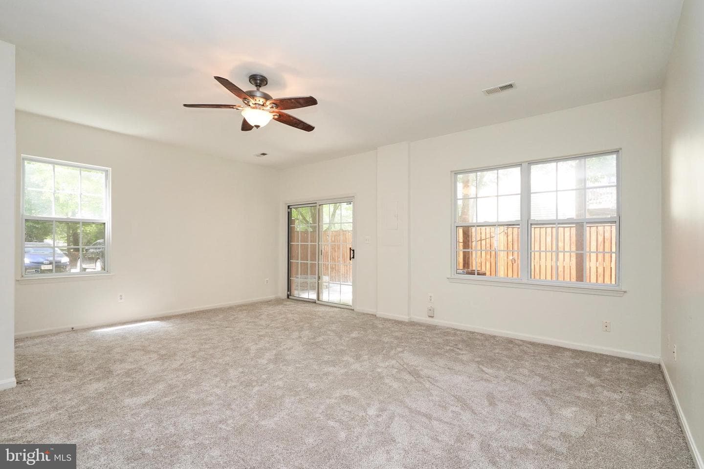 10196 Pale Rose Loop photo 12