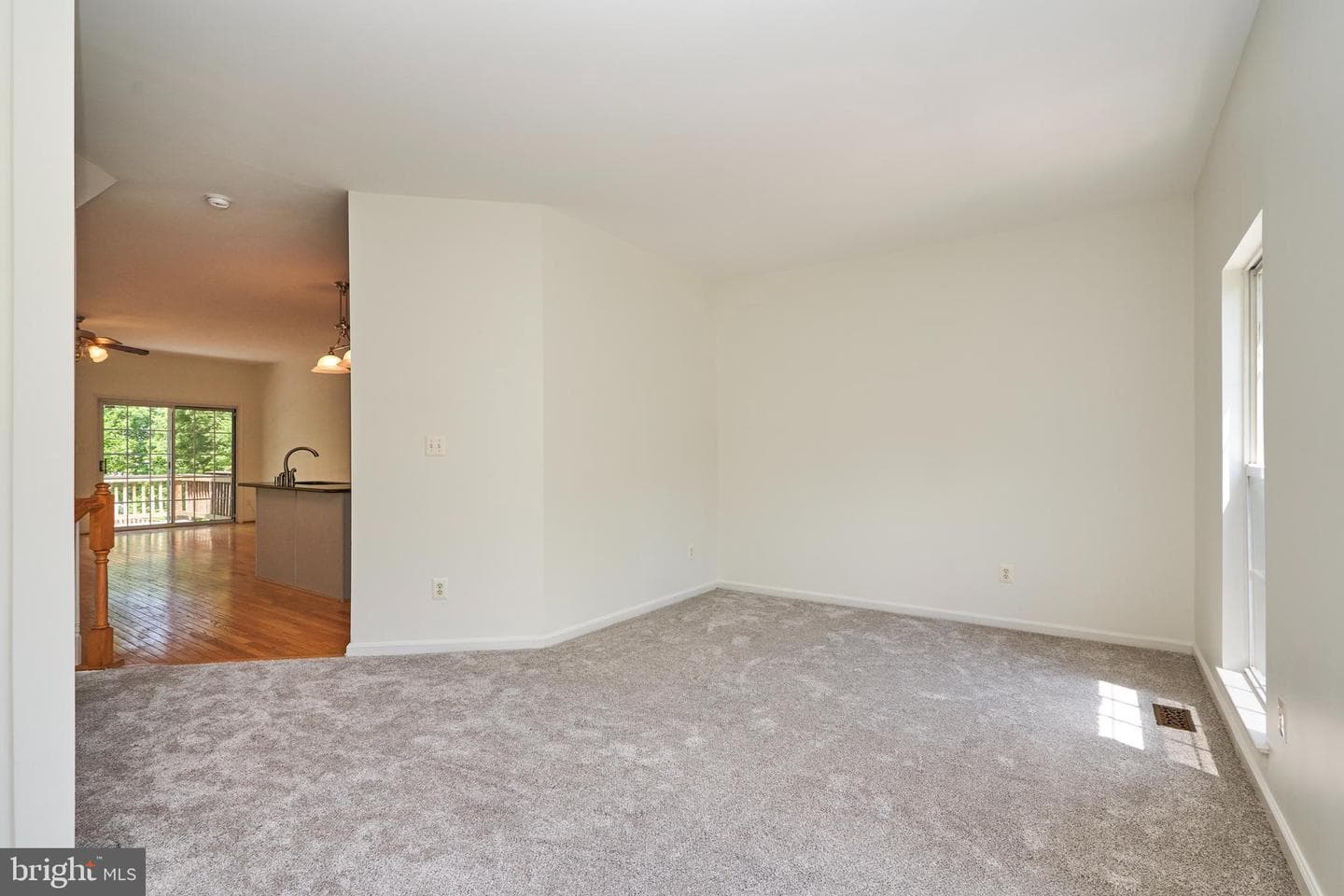 10196 Pale Rose Loop photo 16