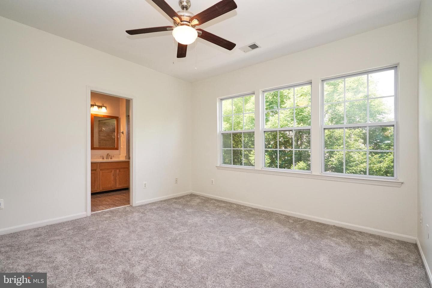 10196 Pale Rose Loop photo 31