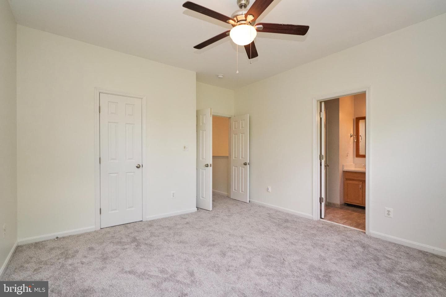 10196 Pale Rose Loop photo 32