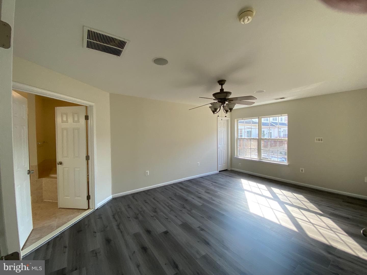 13822 Custis Square photo 13