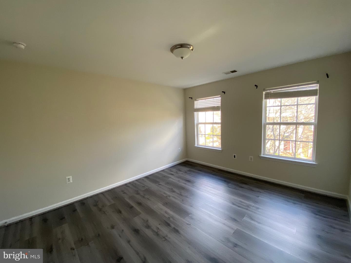 13822 Custis Square photo 17
