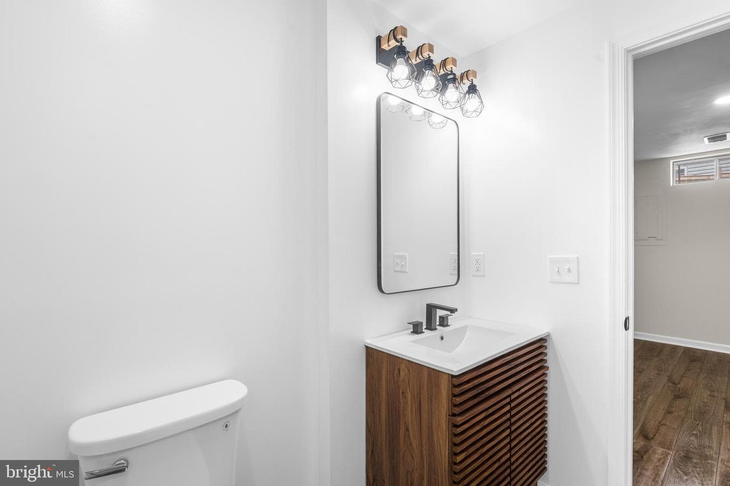 4925 Frishman Court photo 38