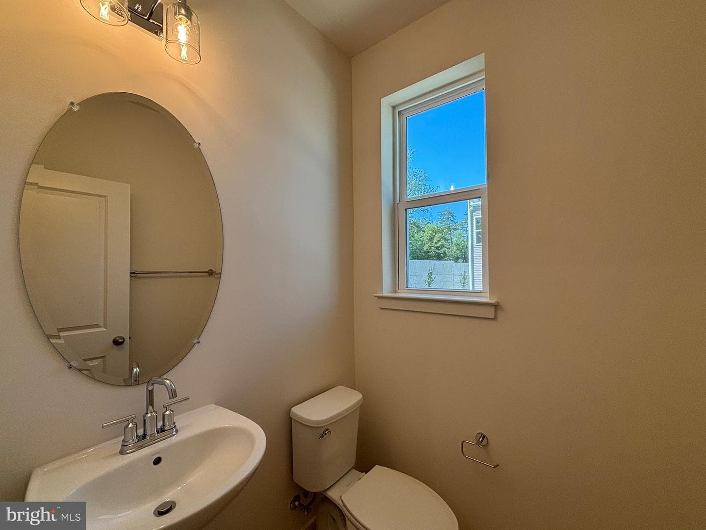 18024 Alicia Avenue photo 10
