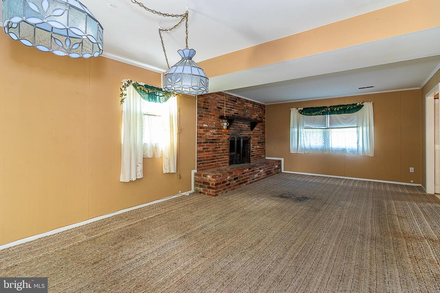 13019 Amesbury Street photo 23