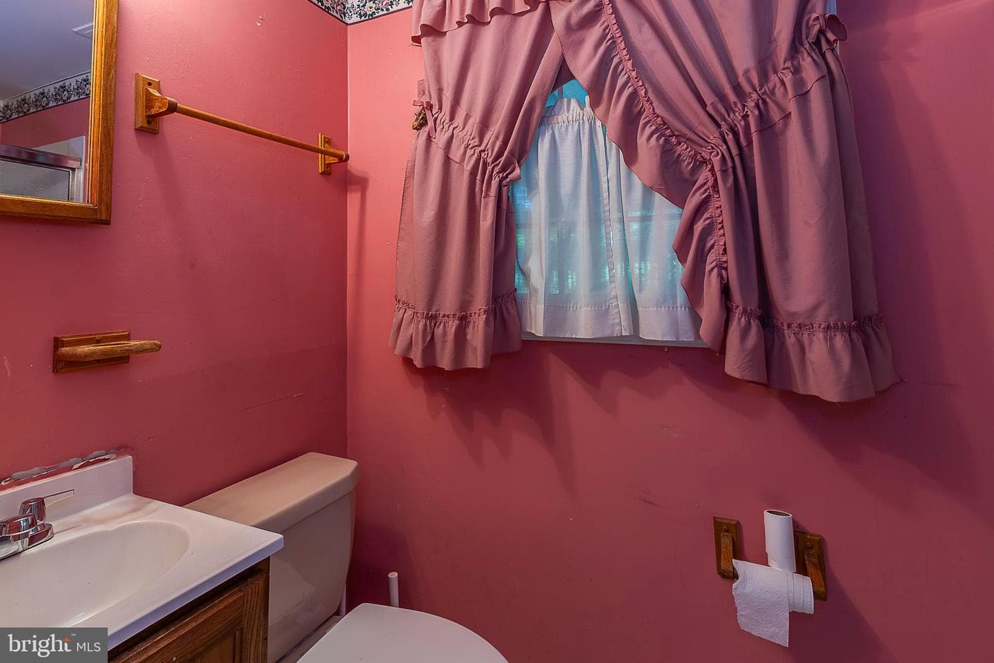 13019 Amesbury Street photo 25