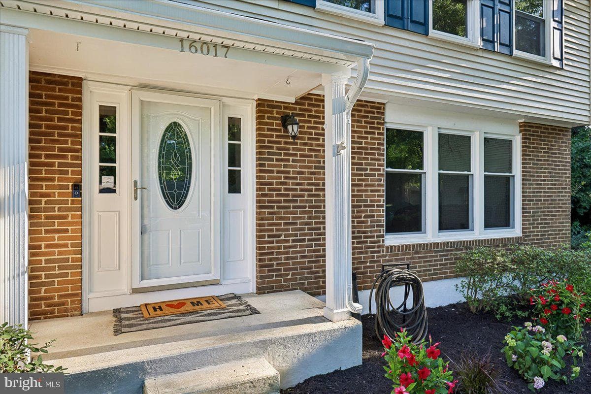 16017 Fairway Drive photo 2