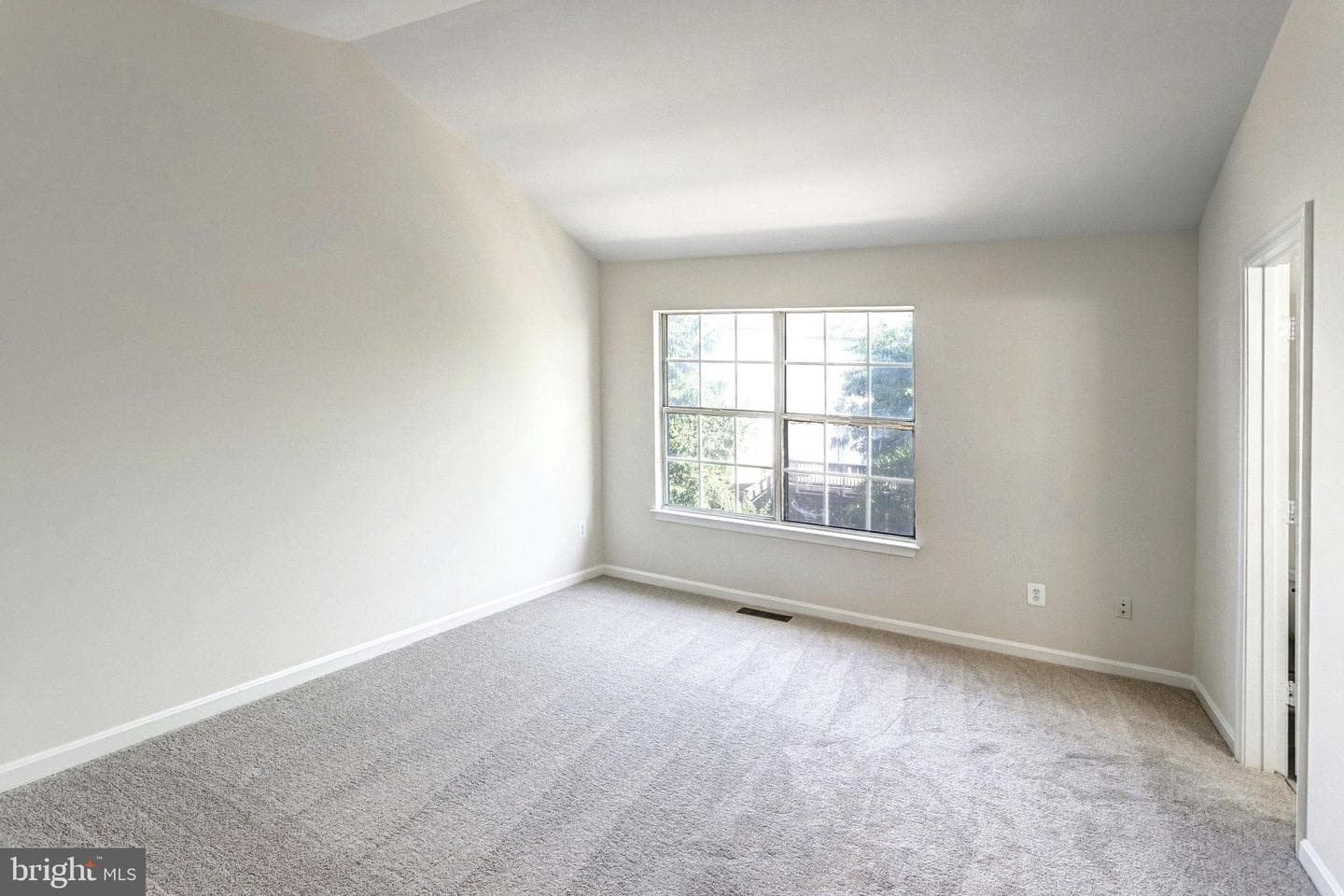 10504 Montrose Way photo 24