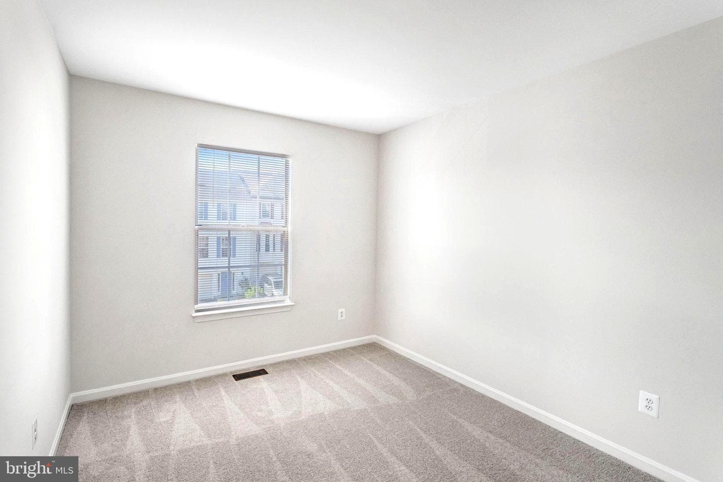 10504 Montrose Way photo 30