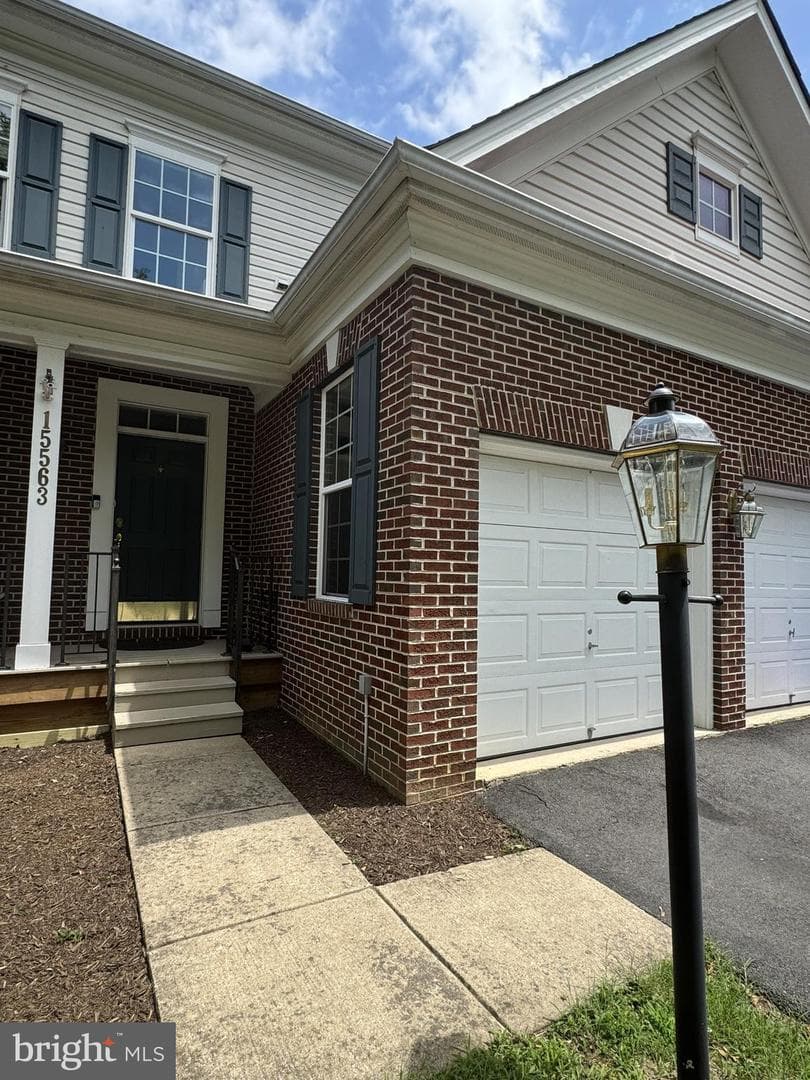 15563 Kelley Farm Court photo 1