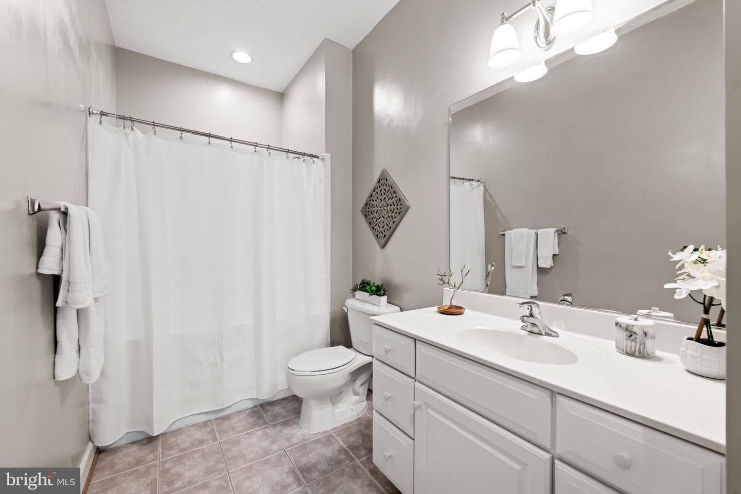810 Belmont Bay Drive #201 photo 31