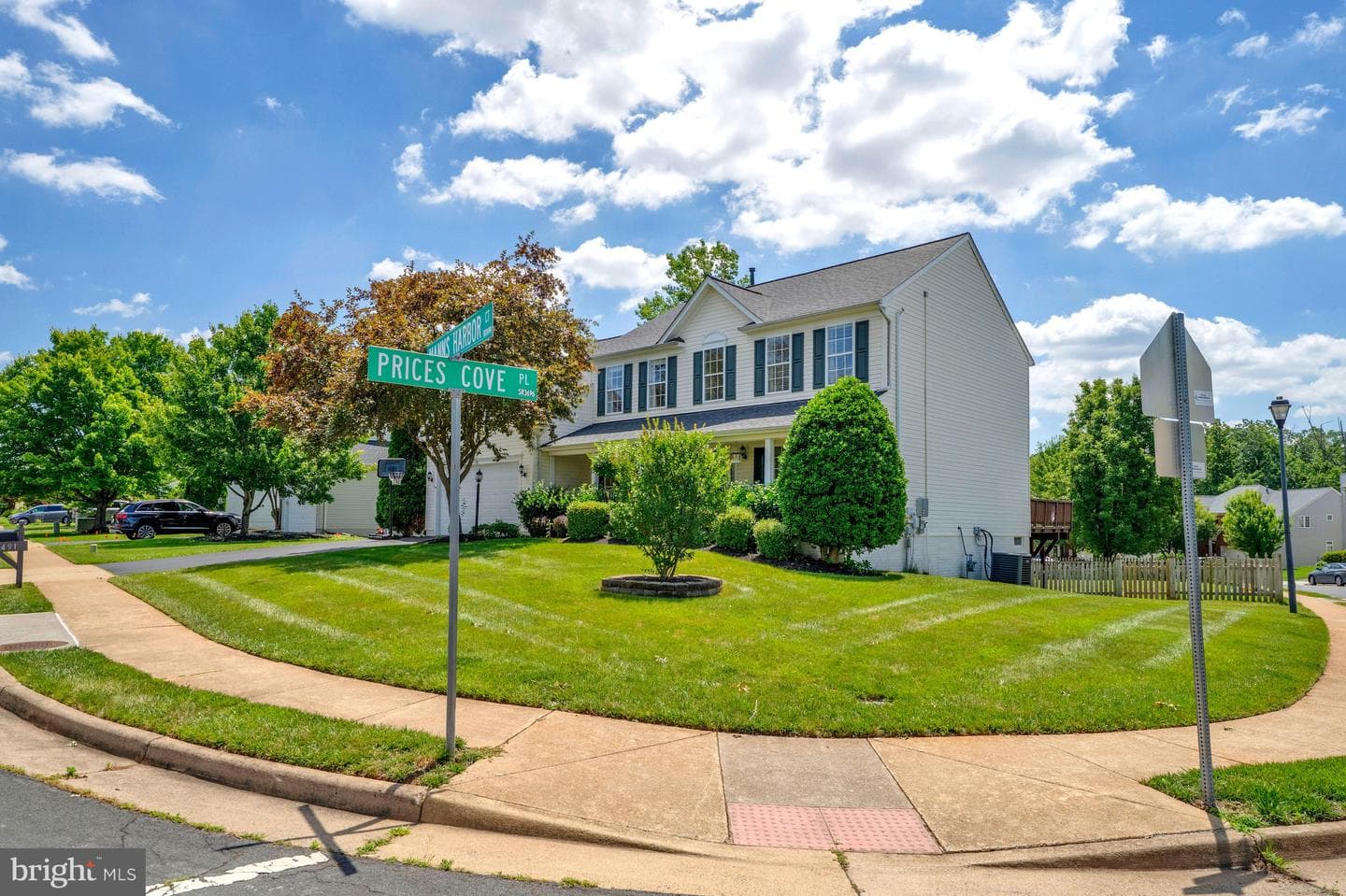 10491 Manns Harbor Court photo 4