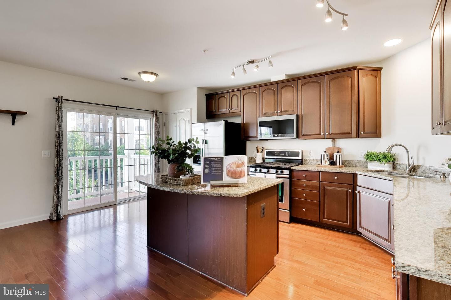 15330 Kensington Park Drive photo 9