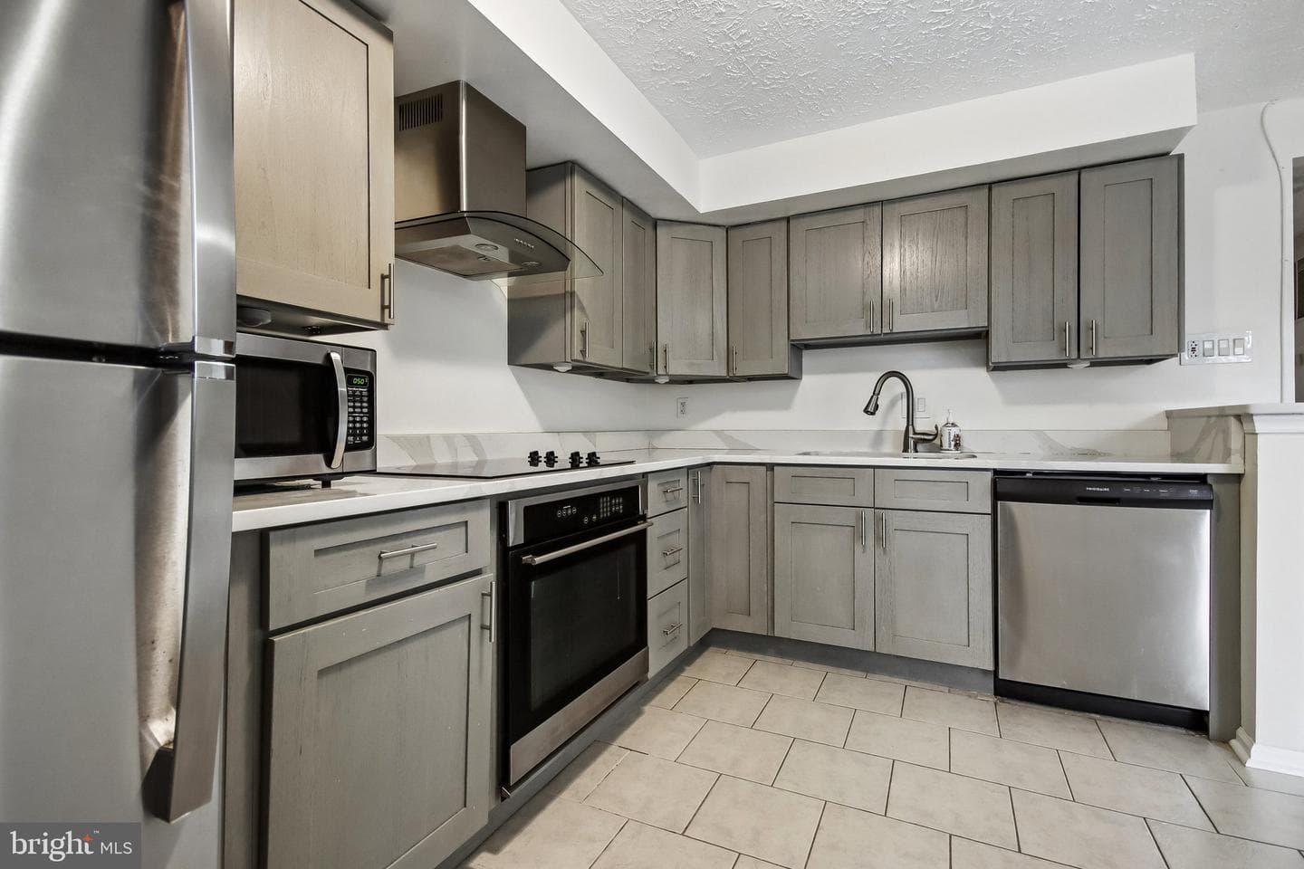 14736 Winding Loop photo 5