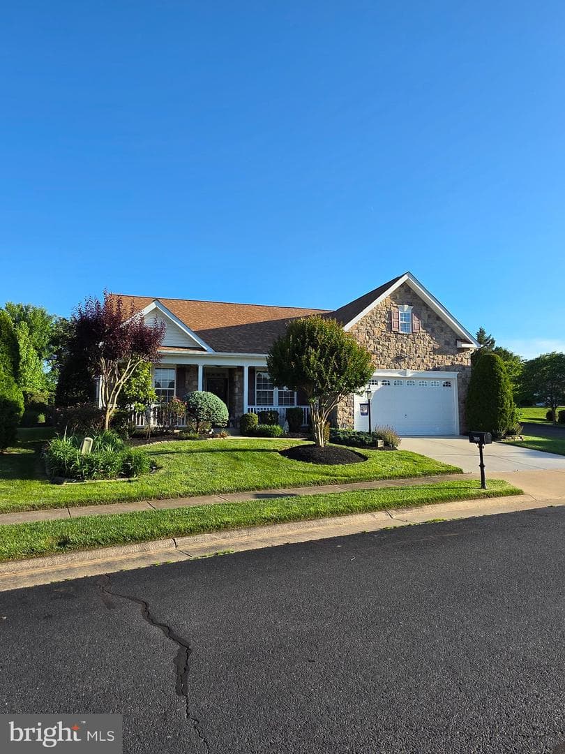 3805 Blowing Leaf Pl, Dumfries