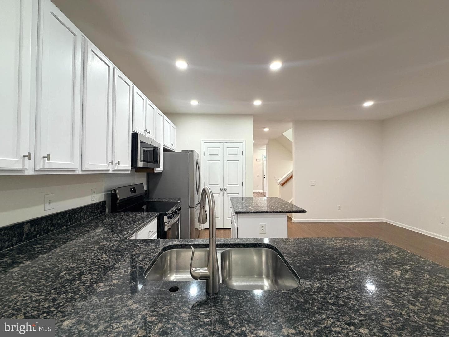 4425 Torrence Place photo 9