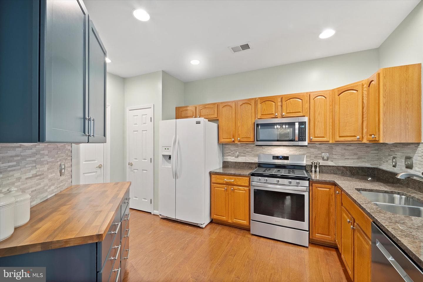 13963 Chelmsford Drive photo 8