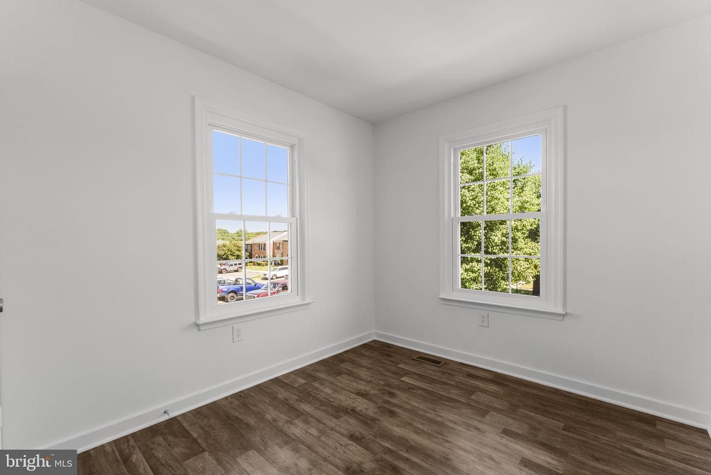 2857 Bowes Lane photo 23