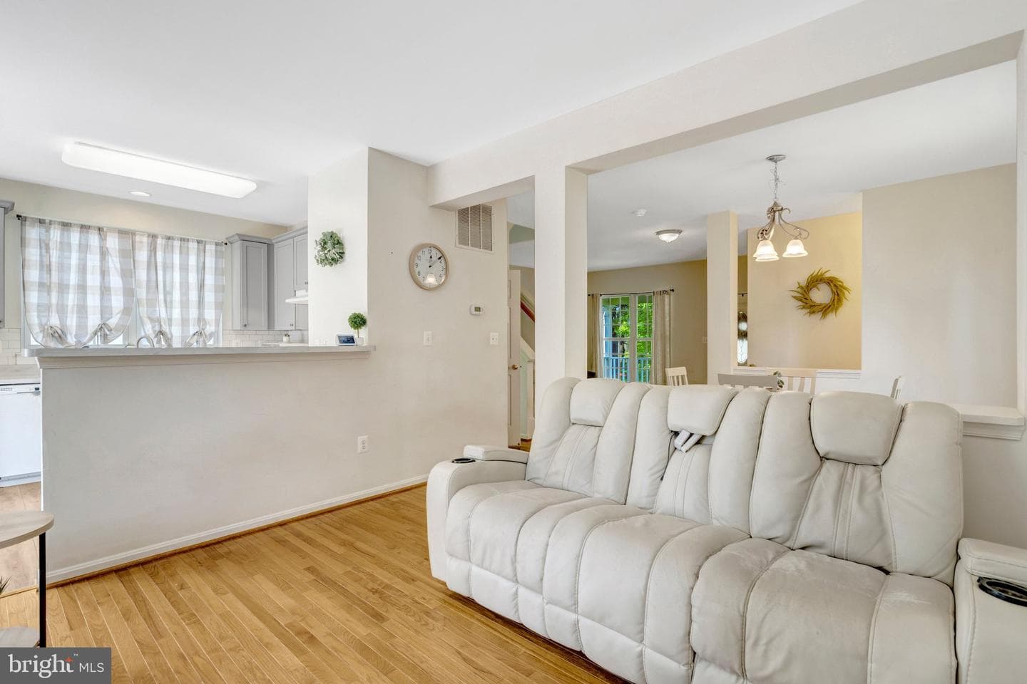 13521 Wansteadt Place photo 6