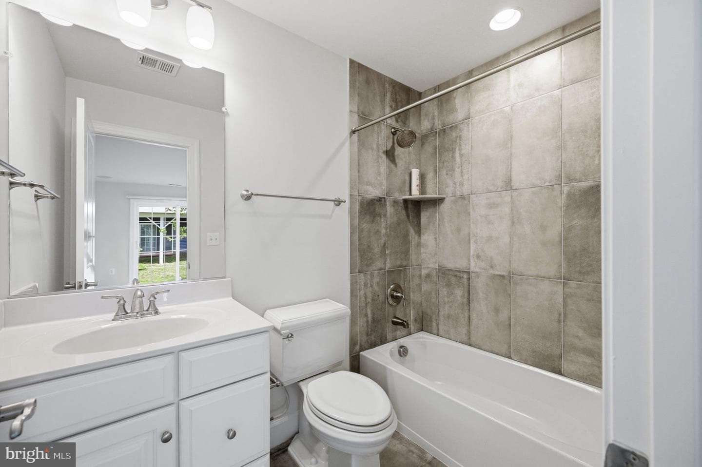8808 Englewood Farms Drive photo 29