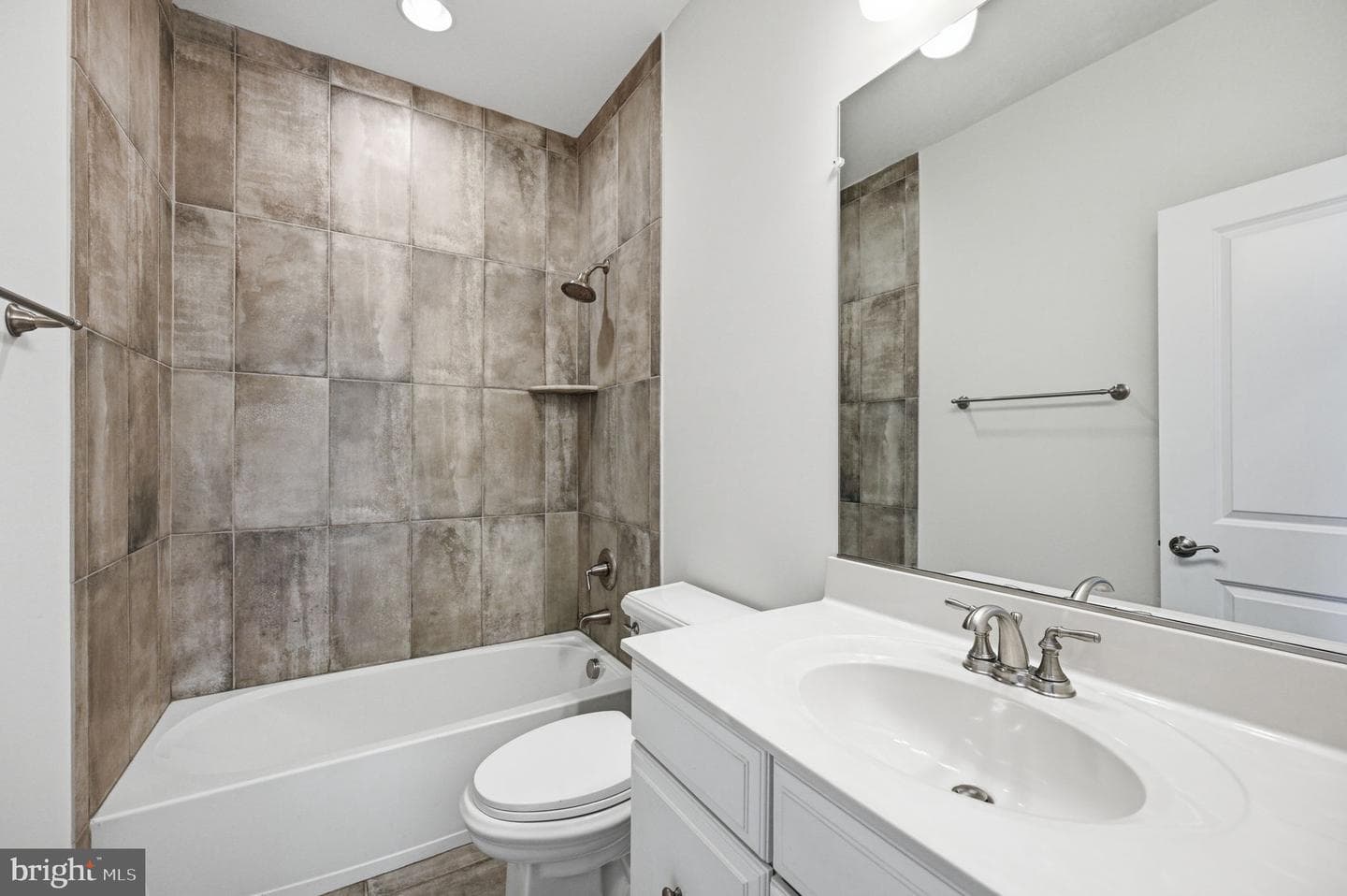 8808 Englewood Farms Drive photo 35