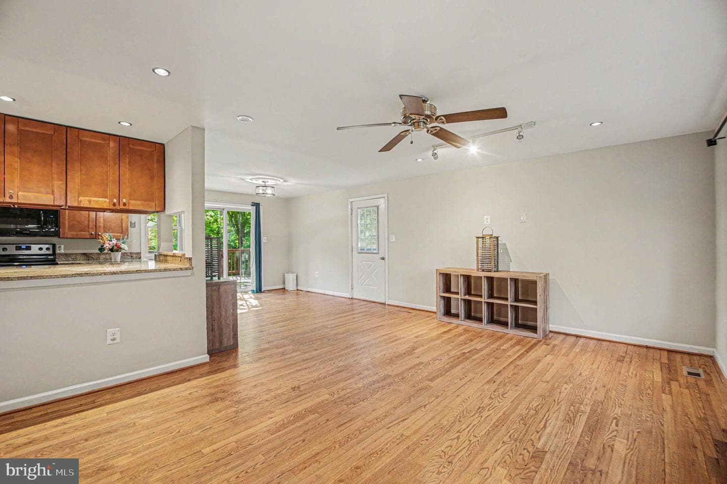 7409 Lake Drive photo 3