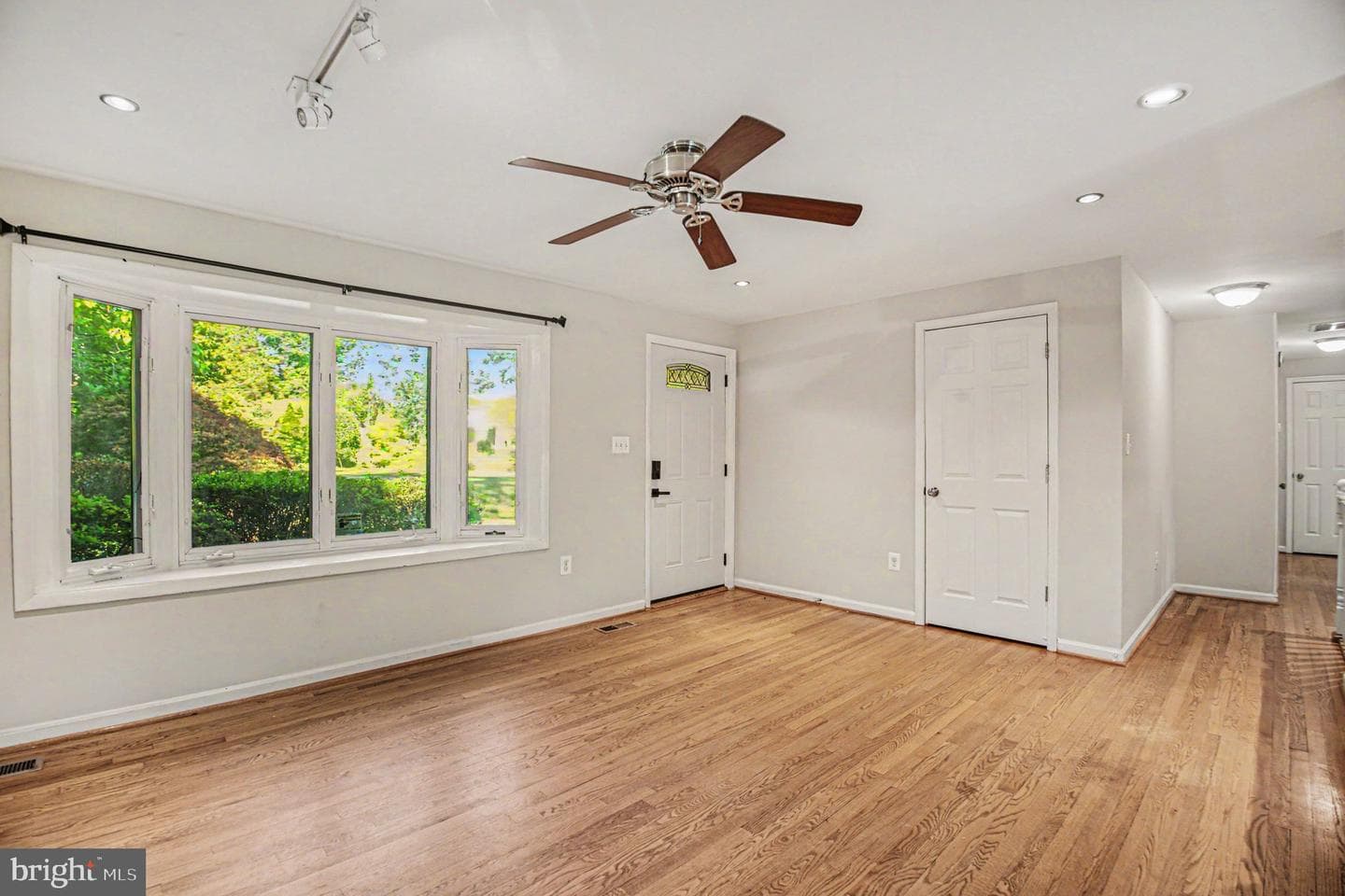 7409 Lake Drive photo 6