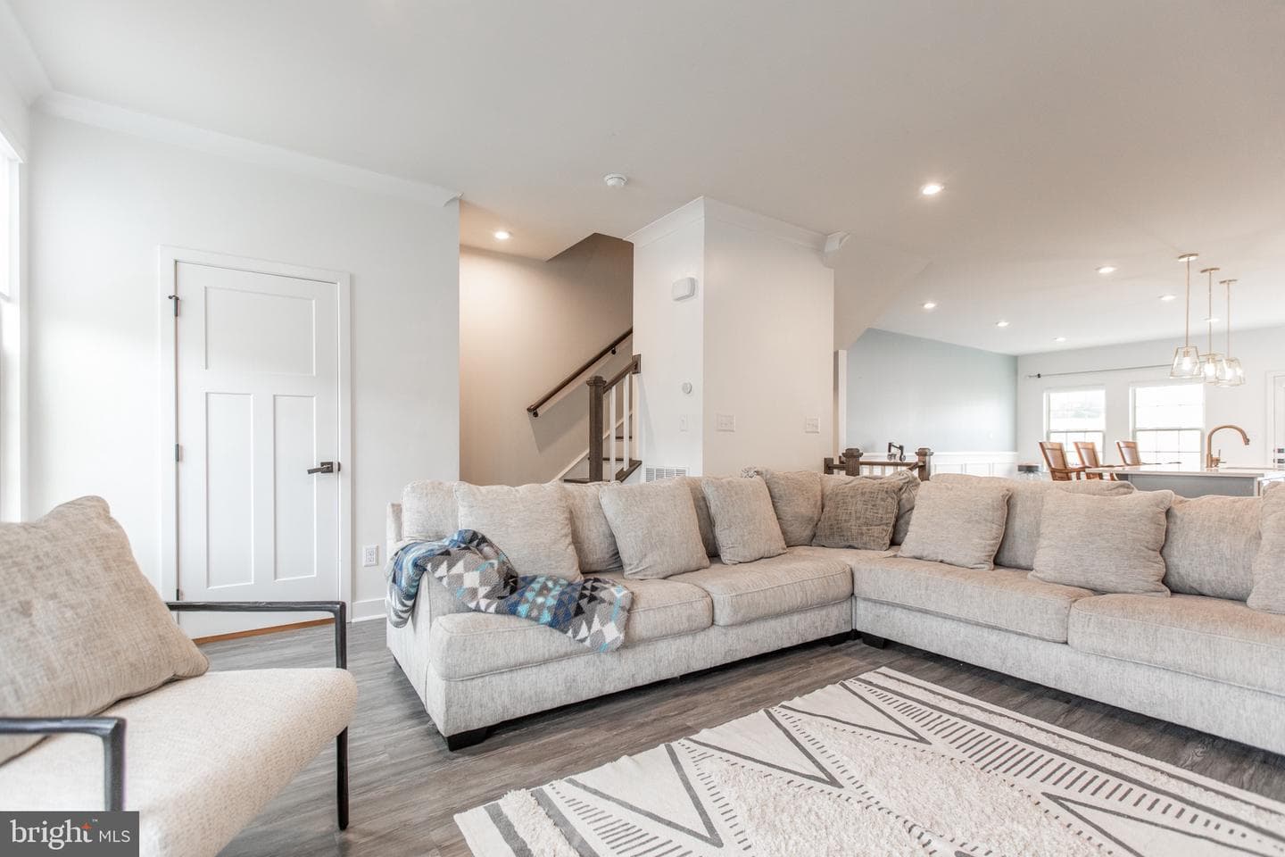 18105 Red Cedar Road photo 3