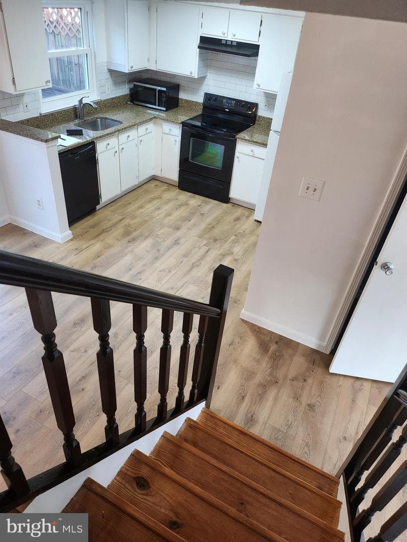 4672 Whitaker Place photo 5