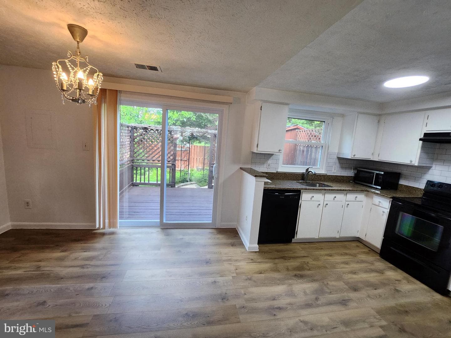 4672 Whitaker Place photo 8