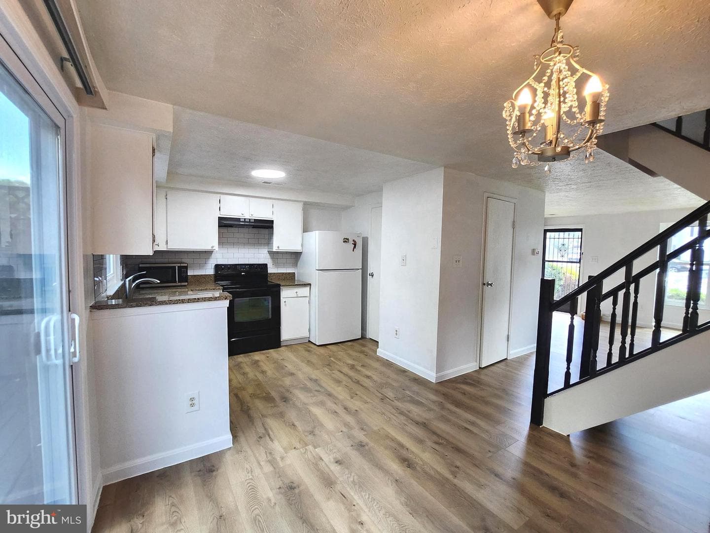4672 Whitaker Place photo 9
