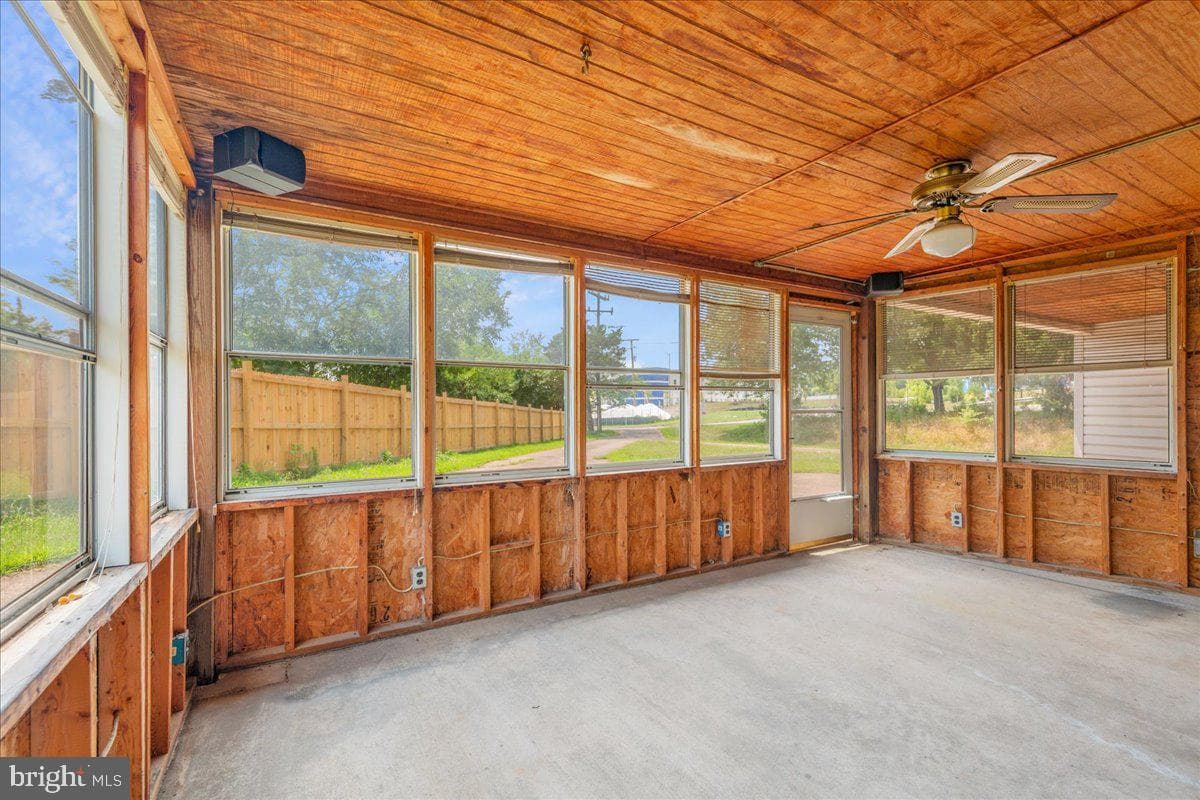 13701 Dawson Beach photo 10