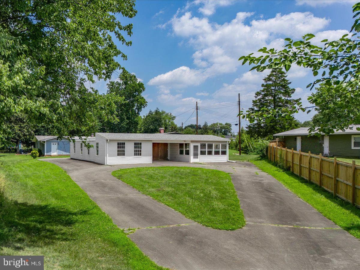 13701 Dawson Beach photo 5