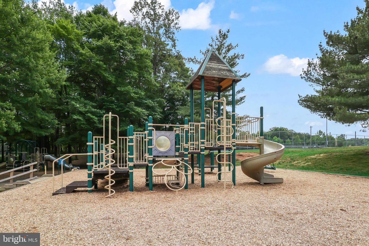 16008 Fairway Drive photo 36