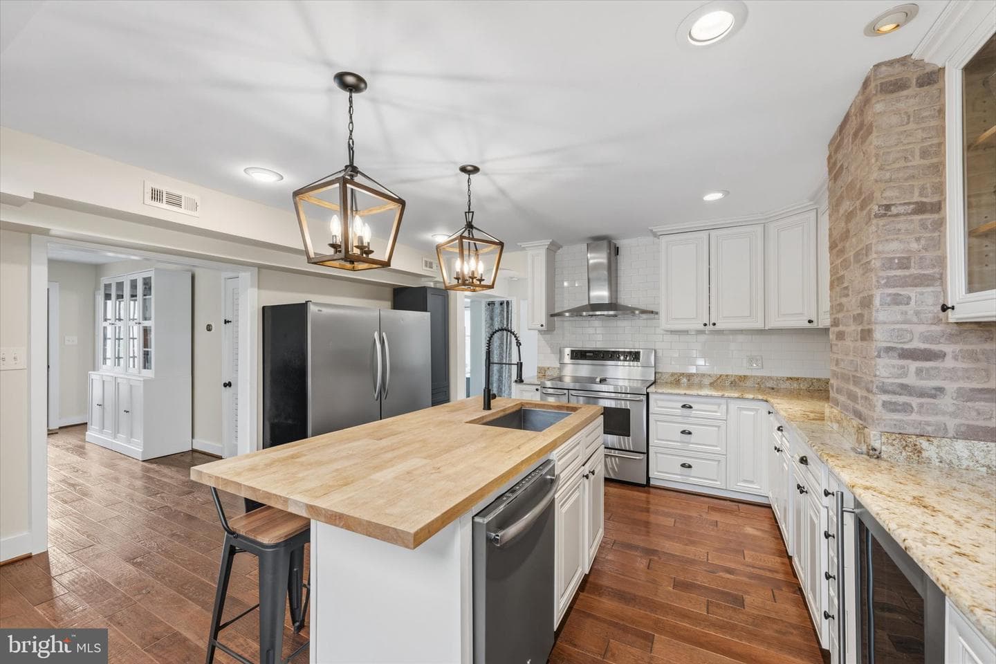 7105 Signal Hill Road photo 13