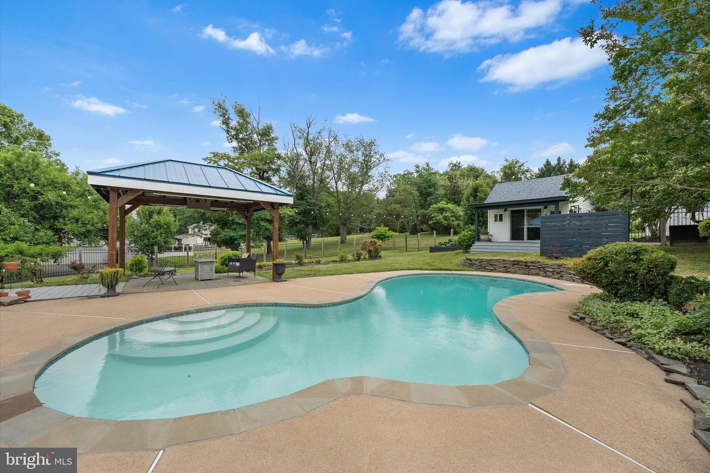 7105 Signal Hill Road photo 48