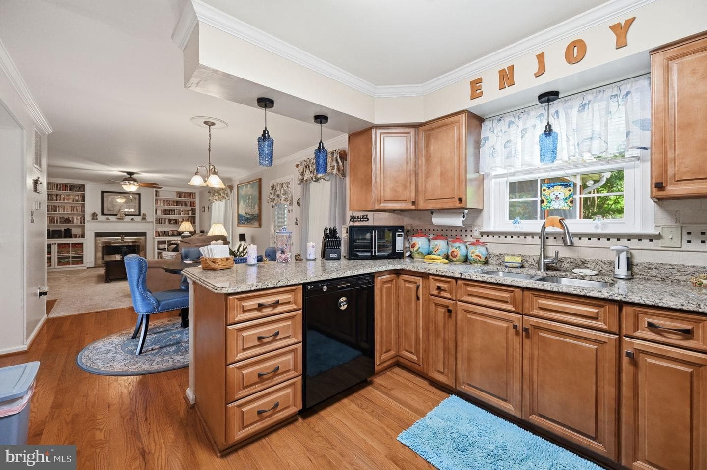 8754 Tomislav Street photo 15