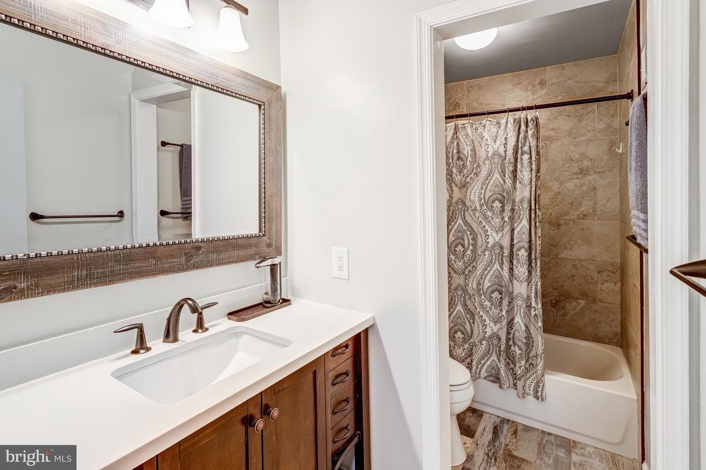 15242 Streamside Court photo 26