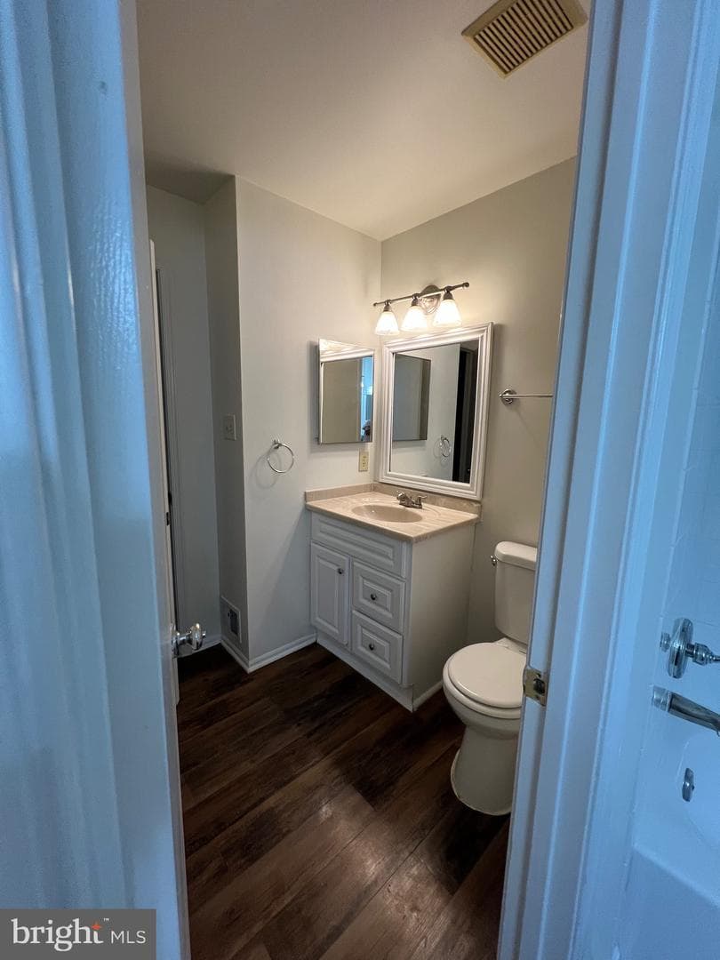 2913 Madeira Court photo 8