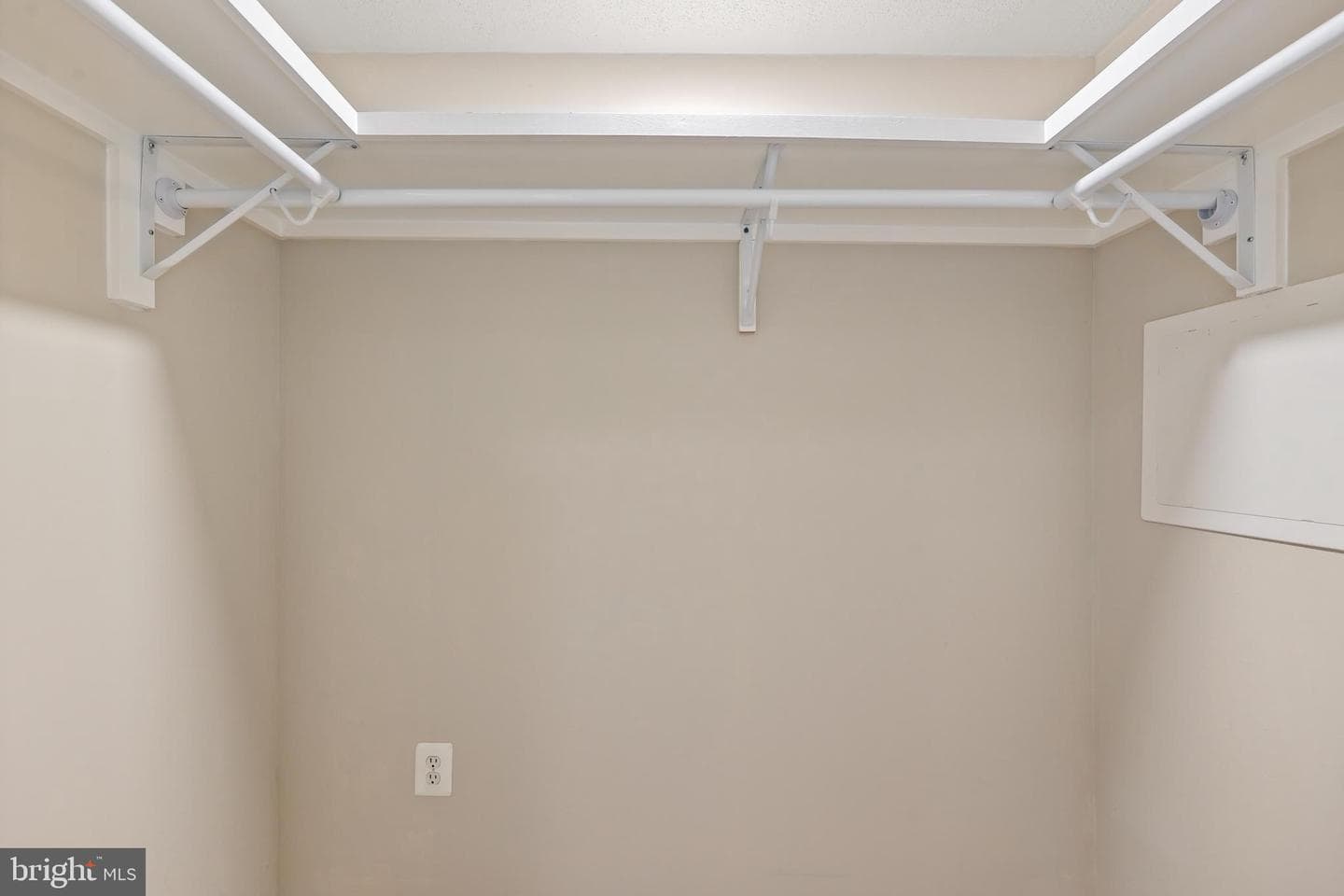 8645 Webster Tavern Way photo 15