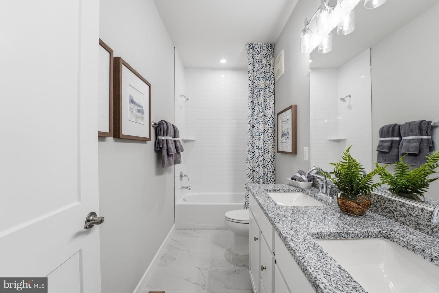 14047 Onyx Street photo 31