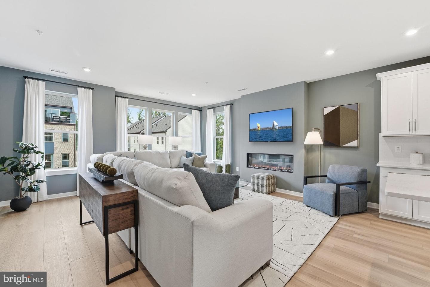 14126 Slate Street photo 9
