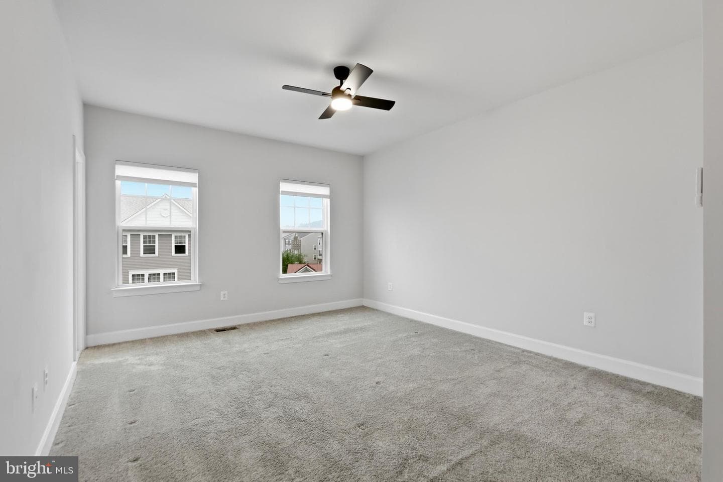 8910 Englewood Farms Drive photo 15