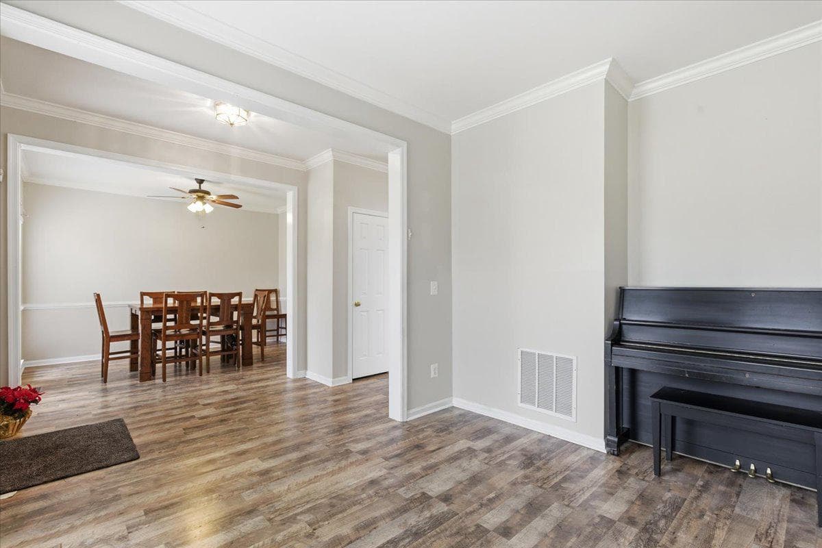 17037 Loftridge Lane photo 9