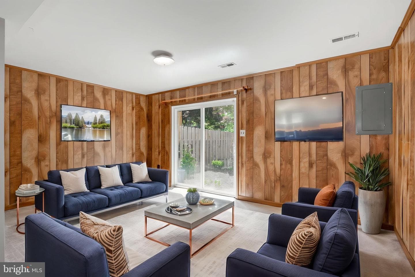15252 Cloverdale Road photo 30