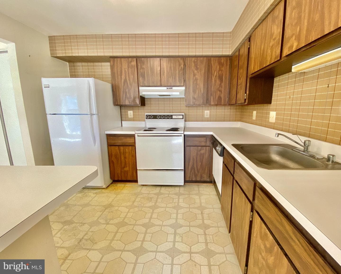 2877 Burgundy Place photo 10