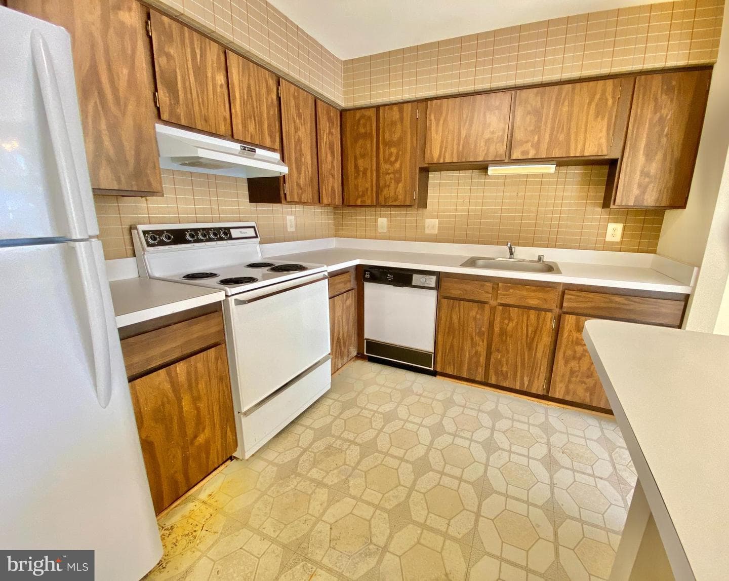 2877 Burgundy Place photo 12