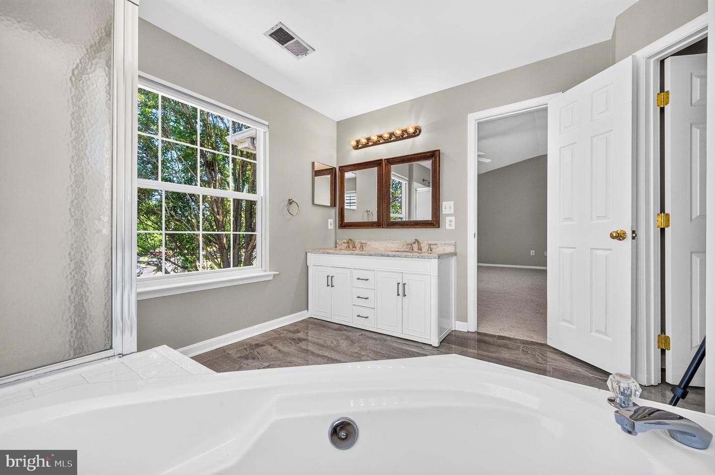 6853 Hollow Glen Court photo 32