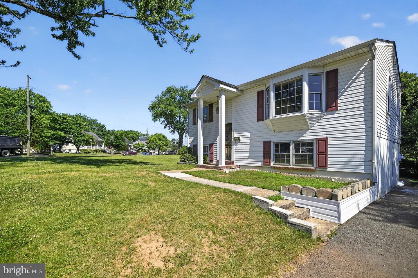 9300 Baker Street photo 3